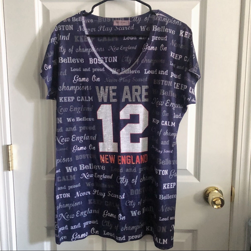 Sweet Gisele New England Patriots “We Are 12” V-neck Short Sleeve T-shirt